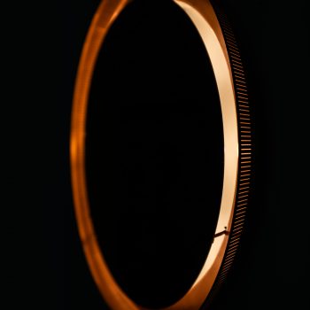 Round mirror in copper at Studio Schalling