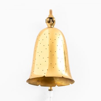 Boréns wall lamps in brass at Studio Schalling