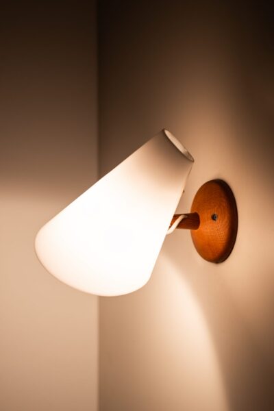 Uno & Östen Kristiansson wall lamps by Luxus at Studio Schalling