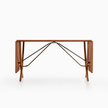 Hans Wegner dining table model AT-304 at Studio Schalling