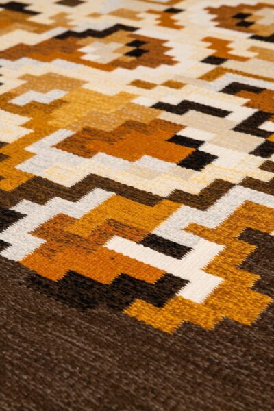 Erik Lundberg flatweave carpet model Korall brun at Studio Schalling