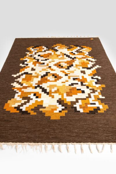 Erik Lundberg flatweave carpet model Korall brun at Studio Schalling