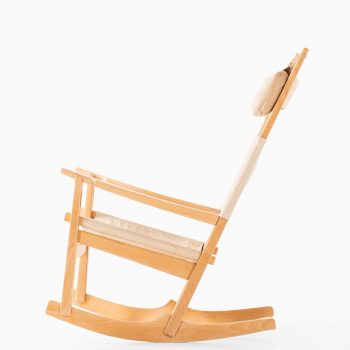 Hans Wegner keyhole rocking chair model GE-273 at Studio Schalling
