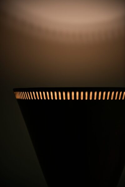 Floor lamp / uplight in brass at Studio Schalling
