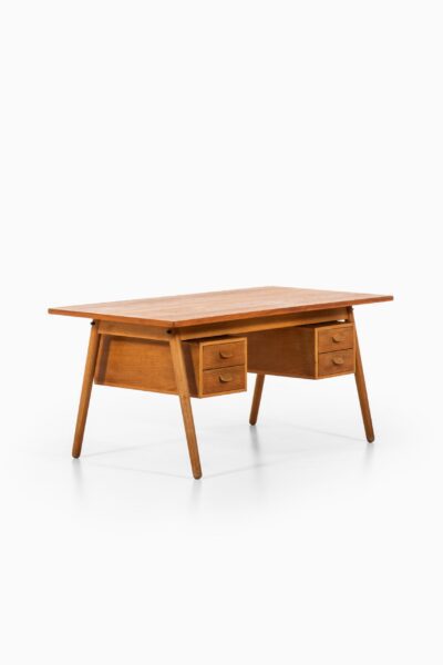 Poul Volther desk in teak and oak by FDB Møbler at Studio Schalling