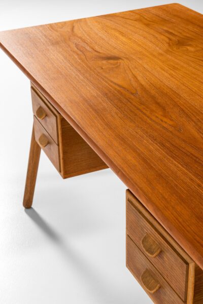 Poul Volther desk in teak and oak by FDB Møbler at Studio Schalling