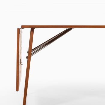 Børge Mogensen dining table by Søborg møbler at Studio Schalling