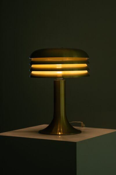 Hans-Agne Jakobsson table lamp model BN-26 in brass at Studio Schalling