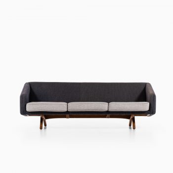 Illum Wikkelsø sofa model ML-90 by Michael Laursen at Studio Schalling