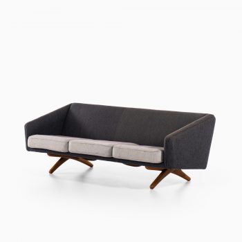Illum Wikkelsø sofa model ML-90 by Michael Laursen at Studio Schalling