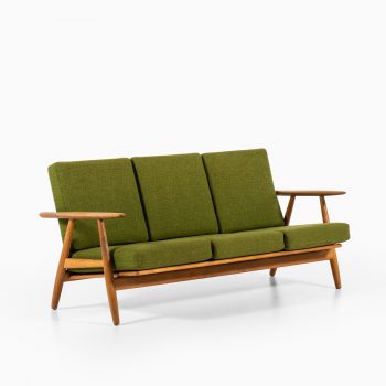 Hans Wegner sofa model GE-240 by Getama at Studio Schalling