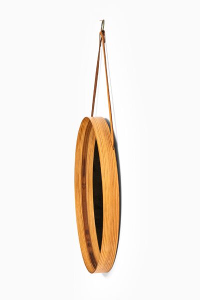 Round mirror in pine, brass and leather at Studio Schalling