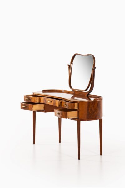 Axel Larsson vanity produced by Bodafors at Studio Schalling