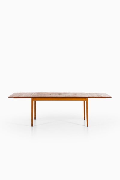 Børge Mogensen dining table in pine and teak at Studio Schalling