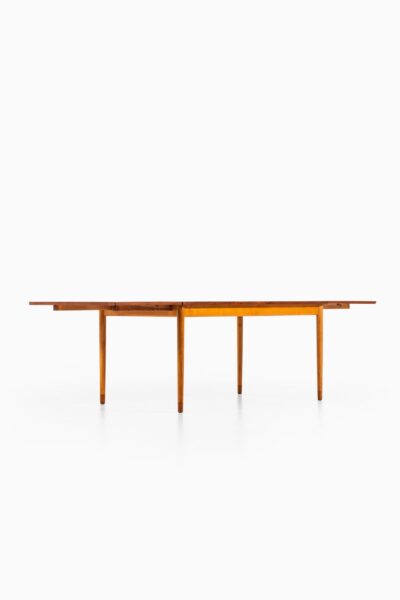 Børge Mogensen dining table in pine and teak at Studio Schalling