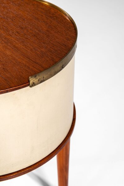 Halvdan Pettersson bedside tables in mahogany at Studio Schalling