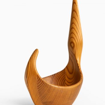 Johnny Mattsson sculpture / bowl in pine at Studio Schalling