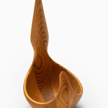 Johnny Mattsson sculpture / bowl in pine at Studio Schalling