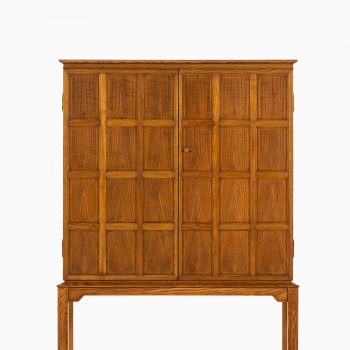 Oscar Nilsson cabinet in oak at Studio Schalling