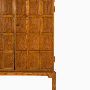 Oscar Nilsson cabinet in oak at Studio Schalling