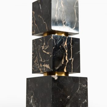 Table lamp in brass and marble by unknown designer at Studio Schalling