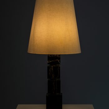 Table lamp in brass and marble by unknown designer at Studio Schalling