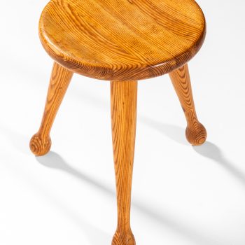 Pair of stools in pine by unknown designer at Studio Schalling