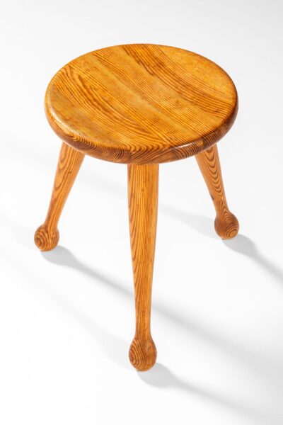 Pair of stools in pine by unknown designer at Studio Schalling