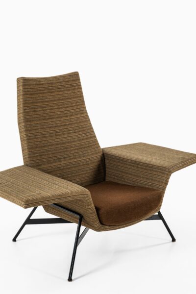 Otto Kolb wide easy chair by Knoll at Studio Schalling