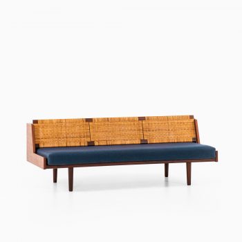 Hans Wegner sofa / daybed model GE-258 at Studio Schalling