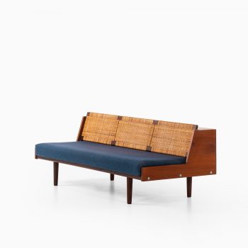 Hans Wegner sofa / daybed model GE-258 at Studio Schalling