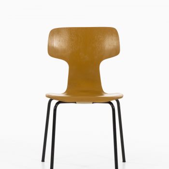 Arne Jacobsen children T-chairs at Studio Schalling