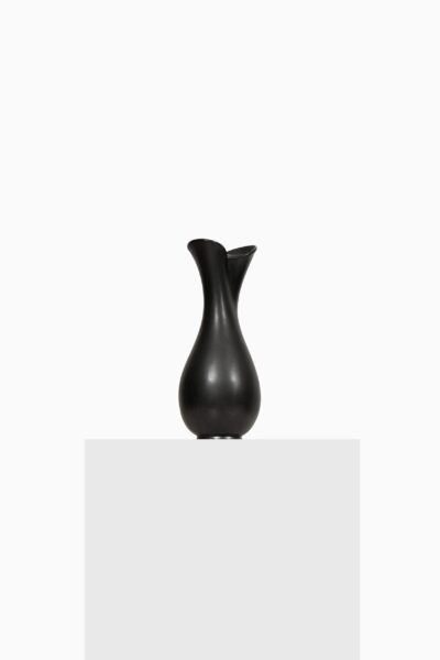 Lillemor Mannerheim ceramic vase Mangania at Studio Schalling