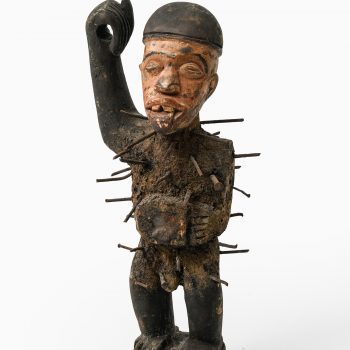 Sculpture in carved wood and nails at Studio Schalling