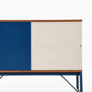 Sideboard in pine, brass and lacquered at Studio Schalling