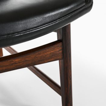 Illum Wikkelsø easy chair model 451 in rosewood at Studio Schalling