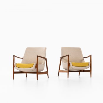 Ib Kofod-Larsen easy chairs model 4346 by Fritz Hansen at Studio Schalling