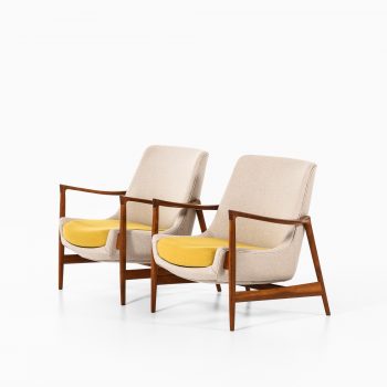 Ib Kofod-Larsen easy chairs model 4346 by Fritz Hansen at Studio Schalling