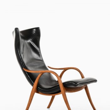 Frits Henningsen easy chair in oak and black leather at Studio Schalling