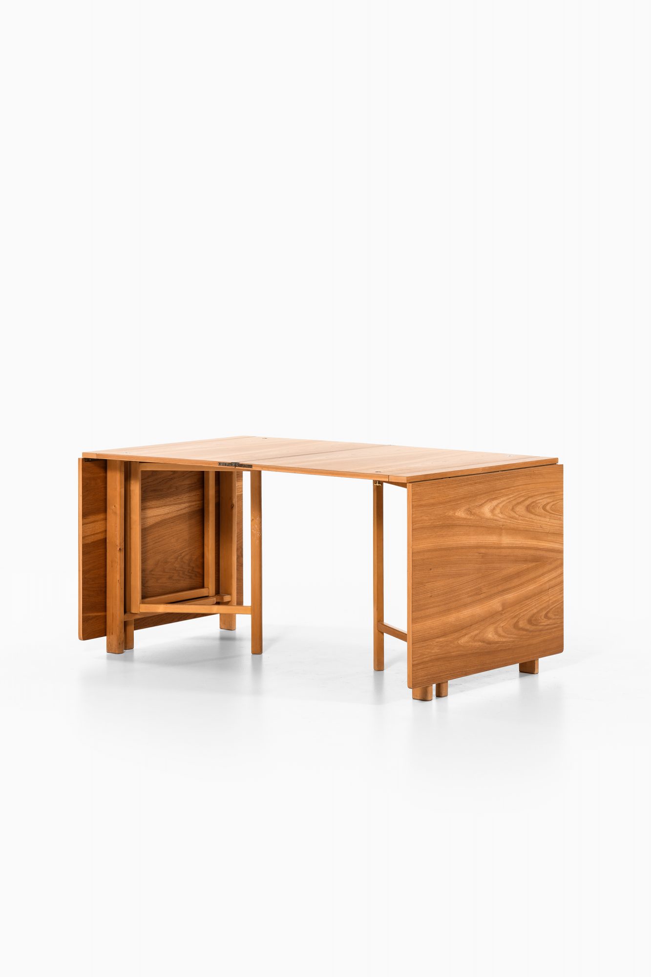 Bruno Mathsson Maria flap dining table in ash at Studio Schalling