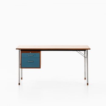 Aksel Bender Madsen & Ejner Larsen desk in teak at Studio Schalling