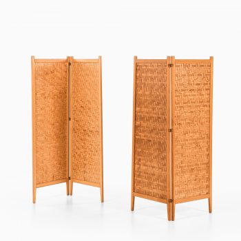 Room dividers in pine and suede by Alberts at Studio Schalling