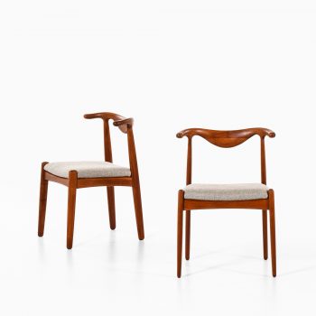 Cowhorn dining chairs in teak at Studio Schalling