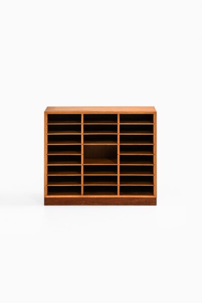 Arne Vodder file cabinet in oak and teak by Vamo Sønderborg