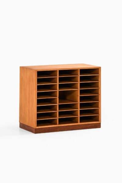 Arne Vodder file cabinet in oak and teak by Vamo Sønderborg