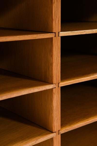 Arne Vodder file cabinet in oak and teak by Vamo Sønderborg