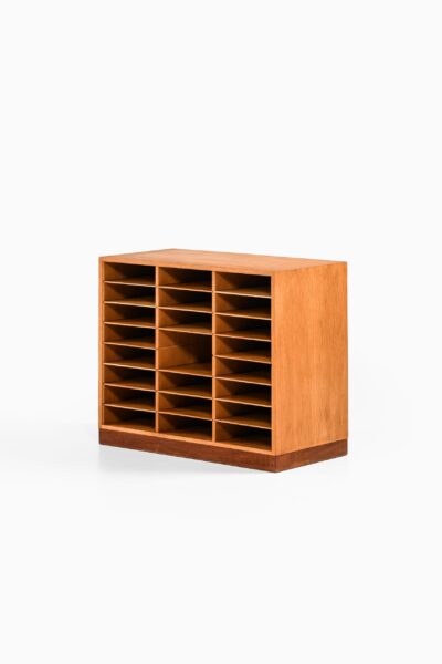 Arne Vodder file cabinet in oak and teak by Vamo Sønderborg