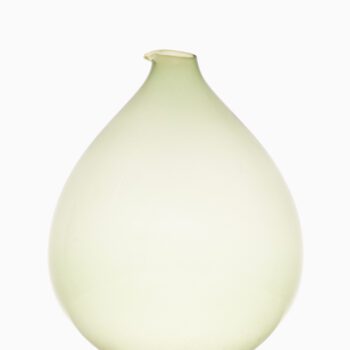 Kjell Blomberg glass vase by Gullaskruf at Studio Schalling