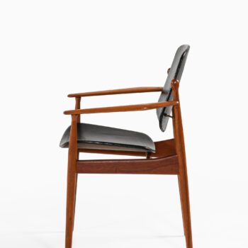 Arne Vodder armchair model FD184/L at Studio Schalling