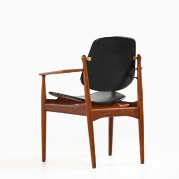 Arne Vodder armchair model FD184/L at Studio Schalling